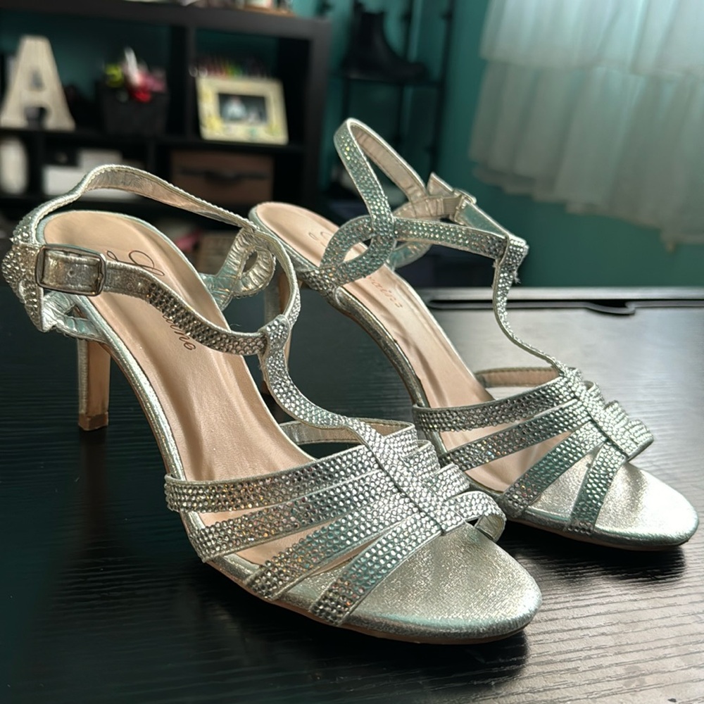 Sliver rhinestone short point heels